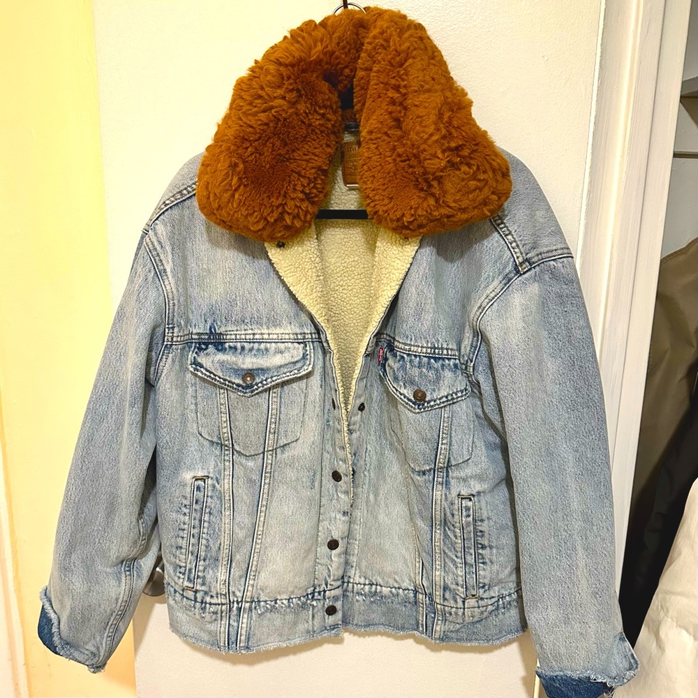 Levi’s Premium Oversized Trucker Jacket with Fur Collar